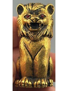 Vintage Florenza Gold Tone Lion Brooch Red Rhinestone Eyes Heavy Figural